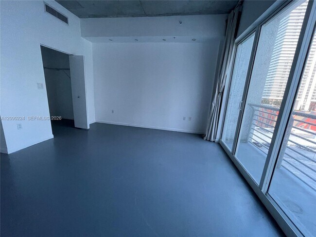 Foto del edificio - 133 NE 2nd Ave