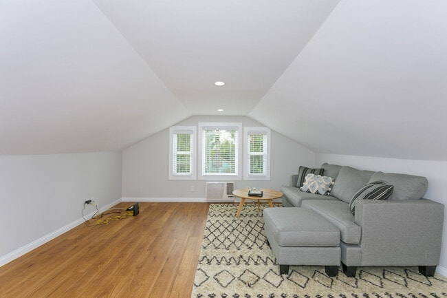 Building Photo - mar130