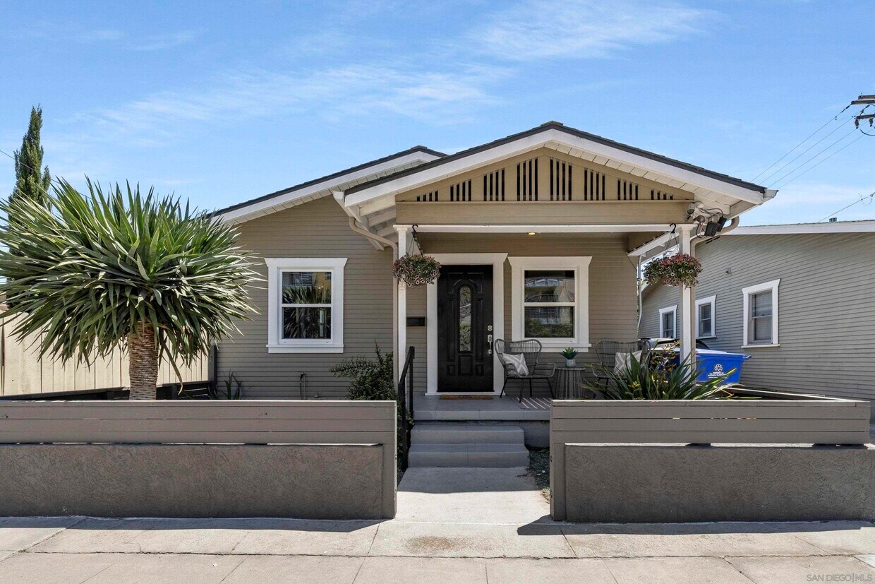 Primary Photo - 2333 Howard Ave