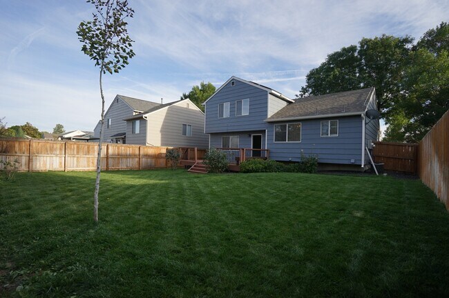 Foto del edificio - 5221 Hudson Cir