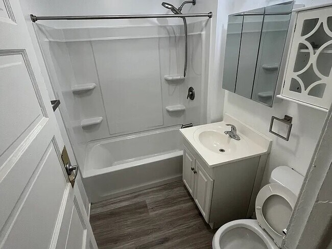 Foto del edificio - 3938 N Christiana Ave