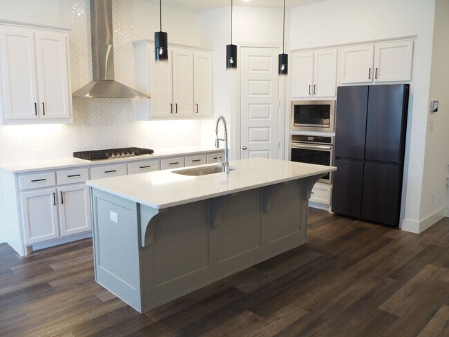 Foto del edificio - Beautiful 4 Bed 3 Bath Home in Aubrey
