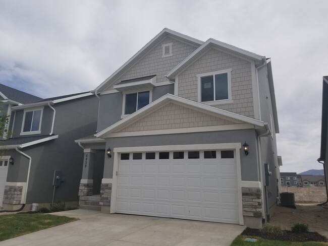 Foto del edificio - Beautiful 3 bed 2.5 bath home in Lehi