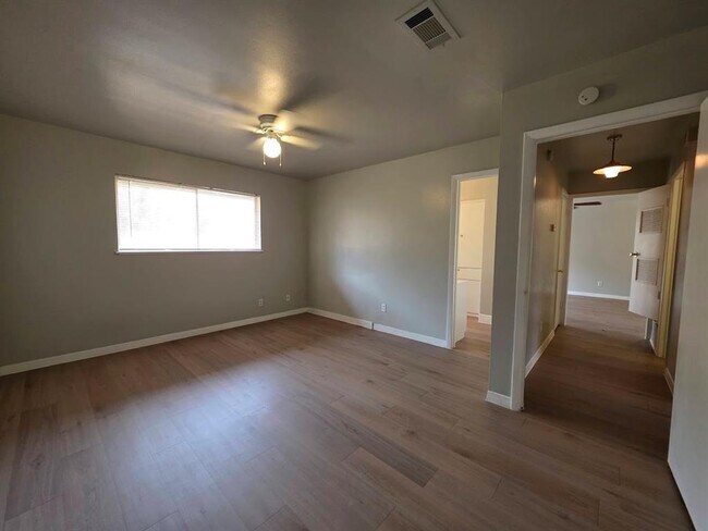 Foto del edificio - 701 E 45th St