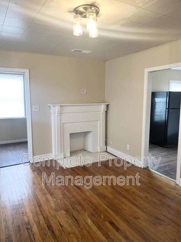 Building Photo - 4637 12th Ave N