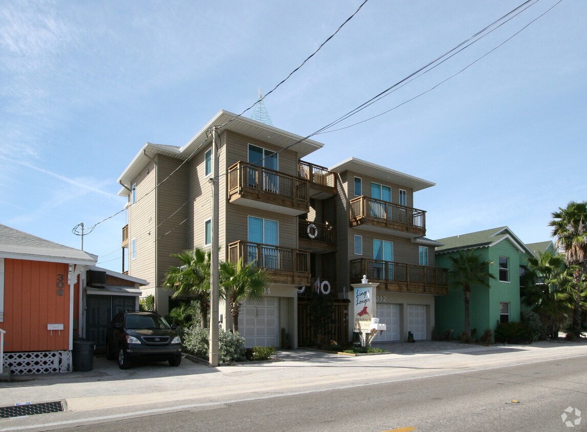 Primary Photo - 302 Gulf Dr