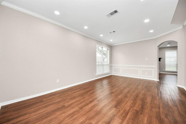 Foto del edificio - 8522 Sports Haven Dr