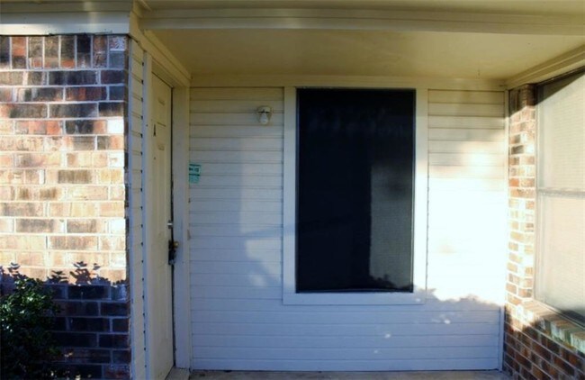 Building Photo - 3909 Camelot St