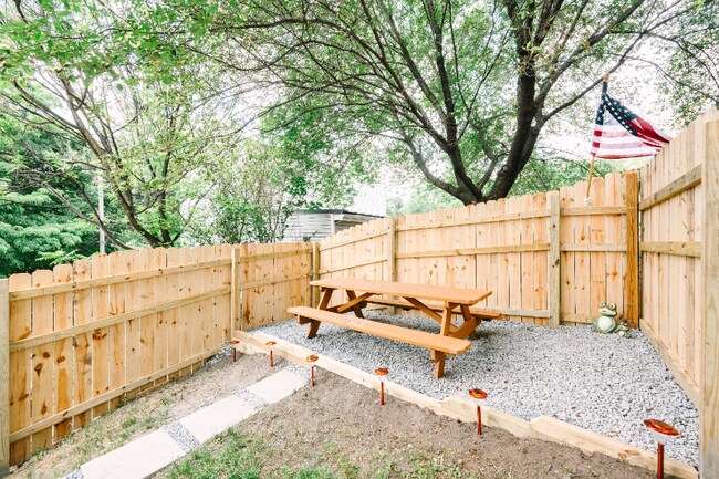 Foto del edificio - 5 Cemetery St