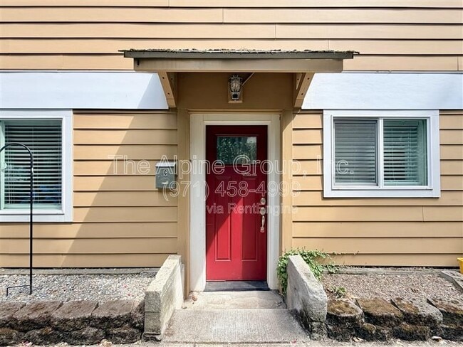 Building Photo - 3720 SE 14th Ave