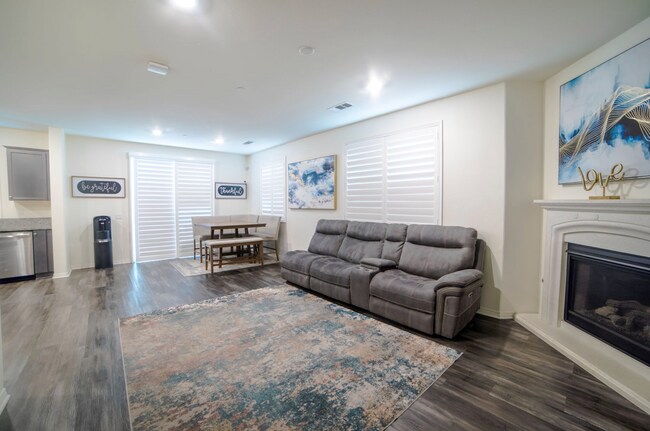 Foto del edificio - 5217 Clementine Ave.