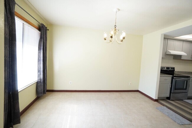 Foto del edificio - Charming 2-bedroom, 1.5-bathroom condo in ...