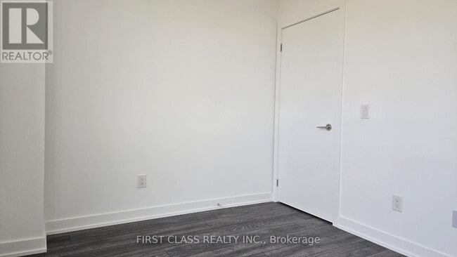 Building Photo - 8888-8888 Yonge St