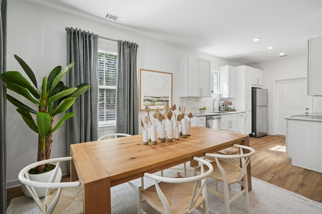 Building Photo - Hamlet Huntersville - Homes & Townhomes fo...