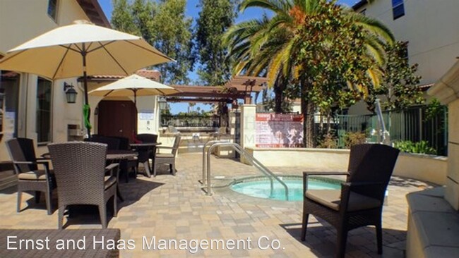 Building Photo - 2 br, 2.5 bath House - 1878 Orizaba Ave. #104