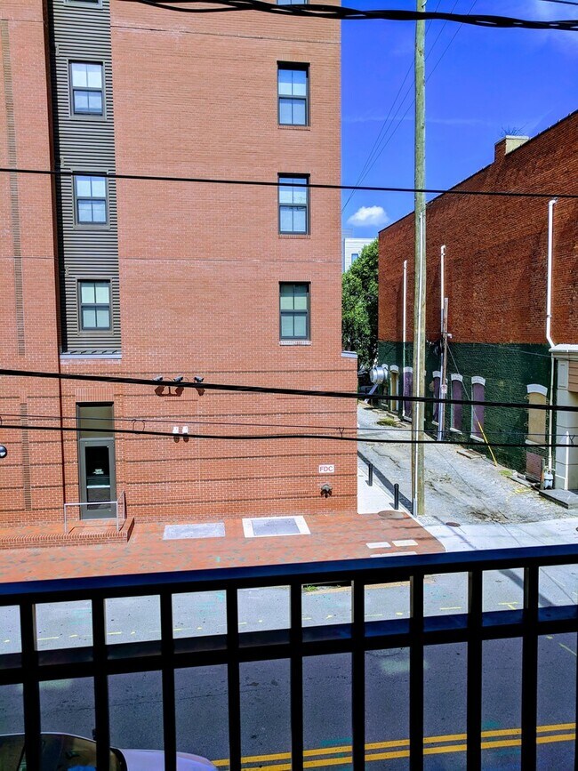 Foto del edificio - 517 N Harrison St