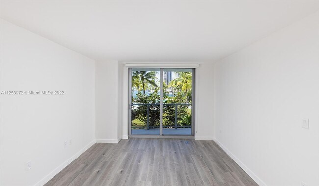 Building Photo - 1500 Bay Rd