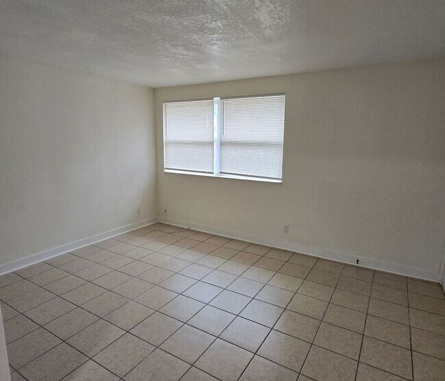 Foto del edificio - 5838 Yellow Pine Ct