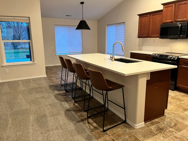 Building Photo - 3185 W Peninsula Dr