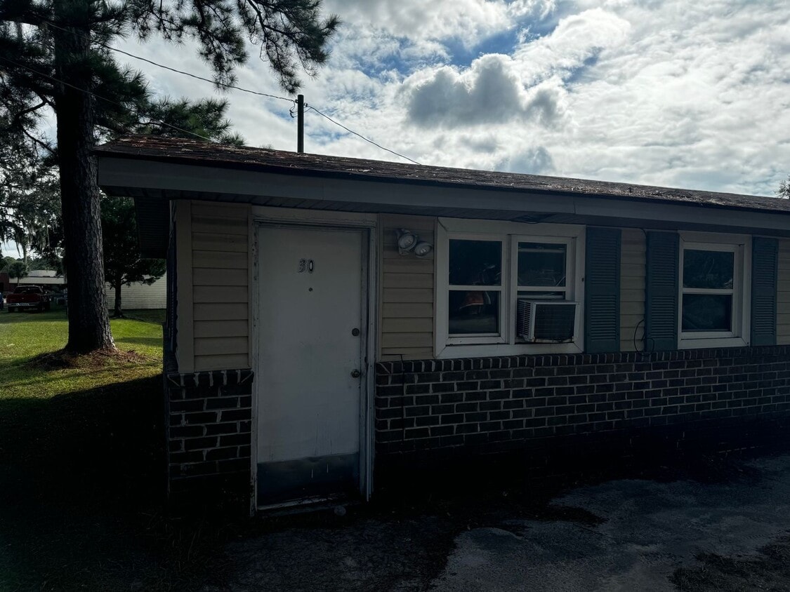 Primary Photo - 321 Fraser Cir