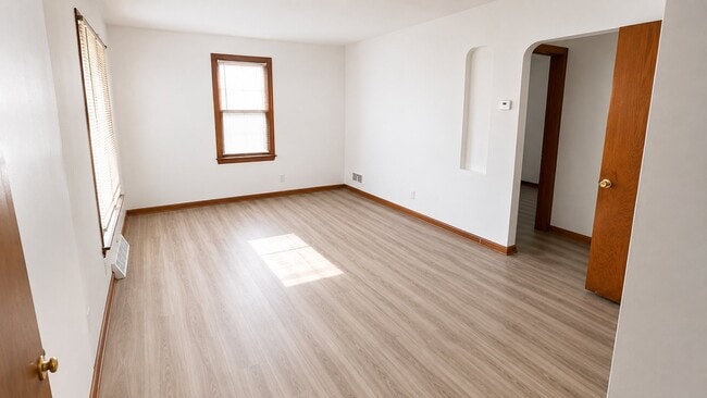 Foto del edificio - 6124 Traymore Ave