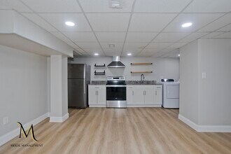 Building Photo - 78 Elm St