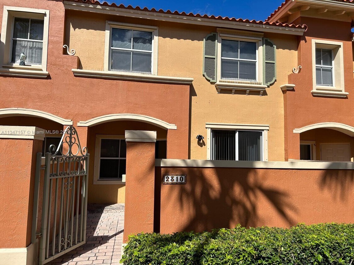 Foto principal - 2310 Coral Reef Ct