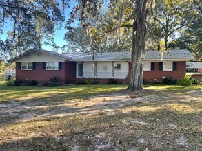 Building Photo - 4742 Cat Creek Rd
