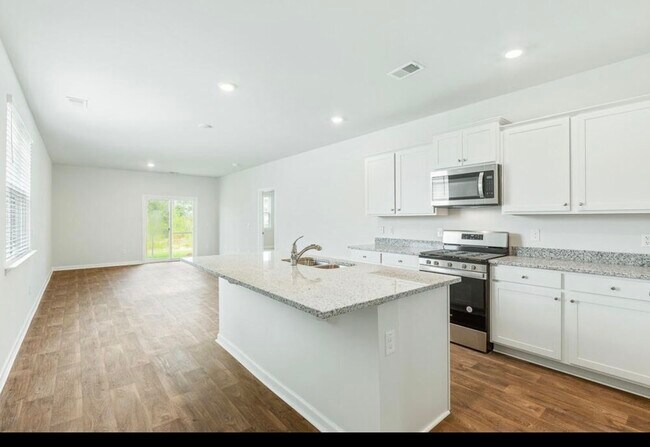 Foto del edificio - 620 Ladywood Dr