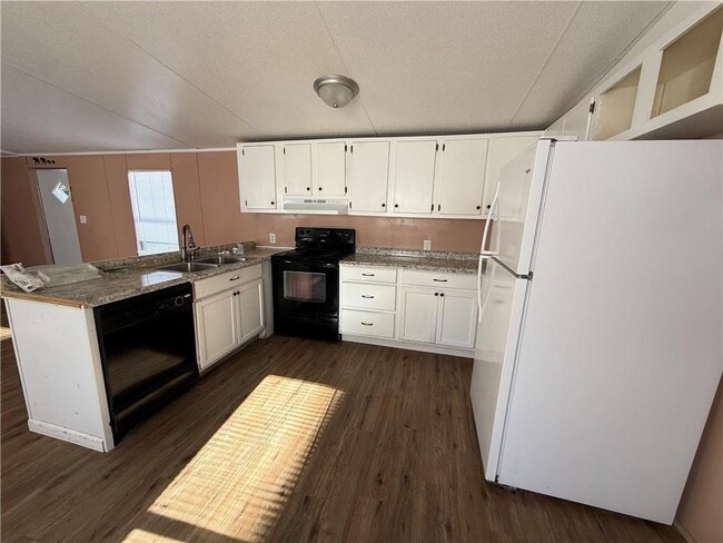 Building Photo - 129 Elza Dr