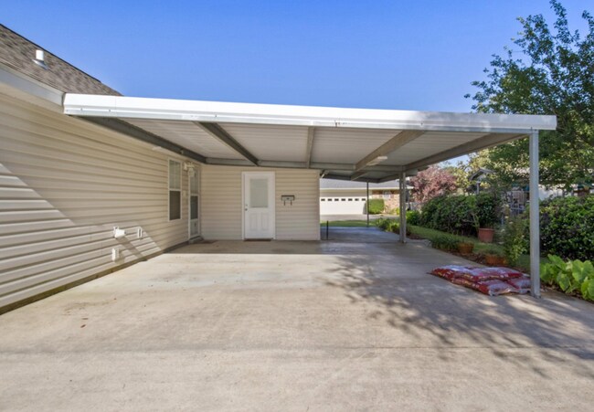 Building Photo - 3 Bed 2 Bath Rental