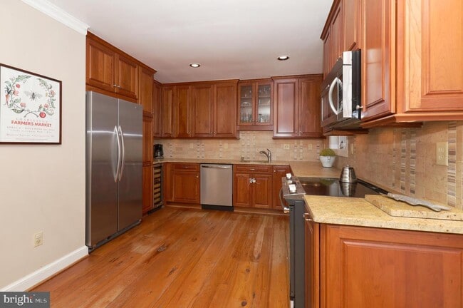 Building Photo - 827 S Royal St