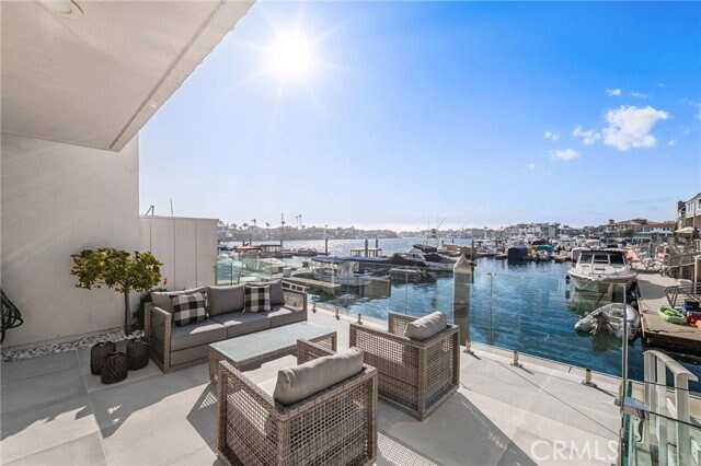 Foto del edificio - 16435 Harbour Ln