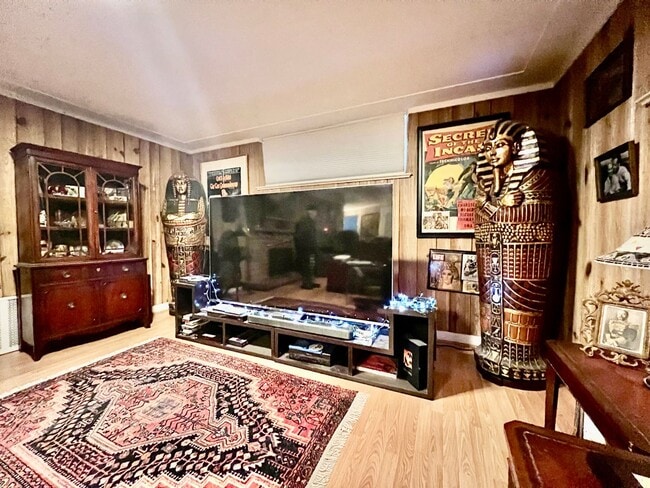 Building Photo - Beautiful shared home in Park Hill