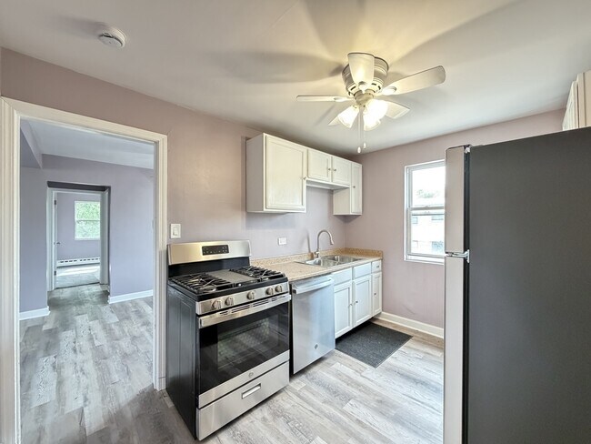 Foto del edificio - 2057 E 72nd St