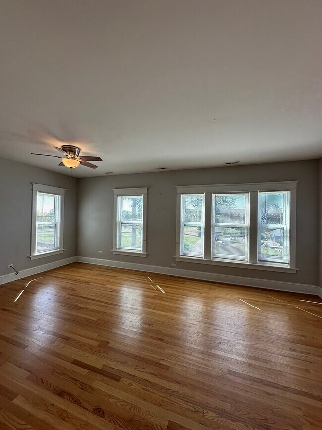 Building Photo - 311 Oneida St