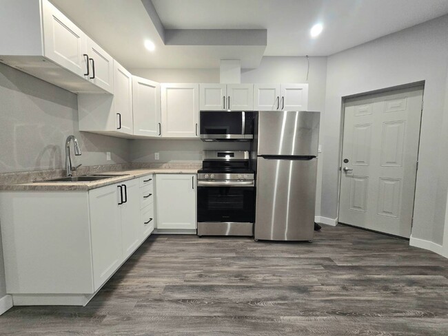 Photo du bâtiment - Unit 8 -337 Grenville Ave