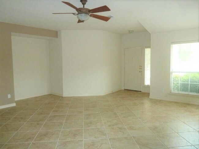 Foto del edificio - 3314 Blue Ridge Dr