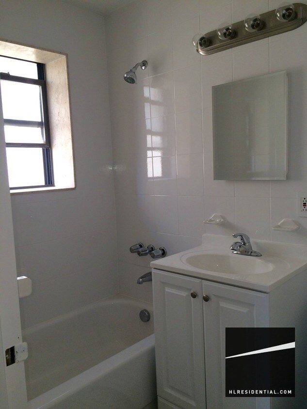 Building Photo - 1962 77th St