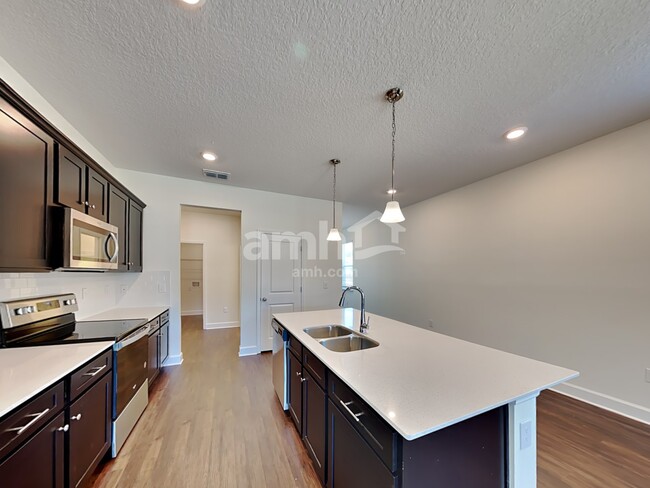 Building Photo - 2102 Saffron Walden Dr
