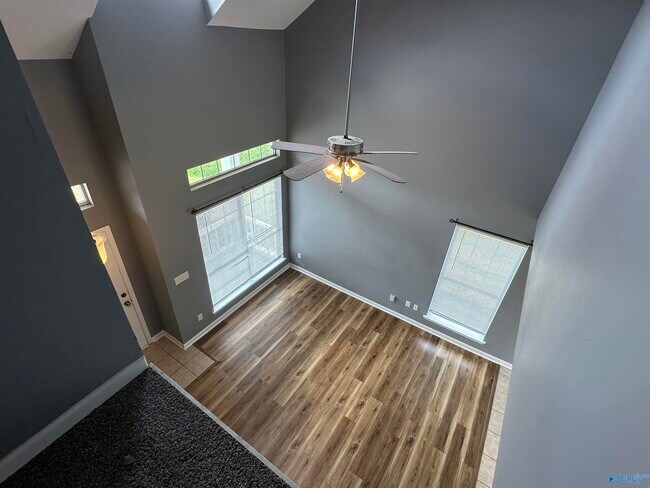 Foto del edificio - 115 Turnbrook Dr SW