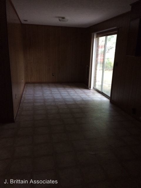 Building Photo - 3 br, 2 bath House - 2029 Kay Dr.