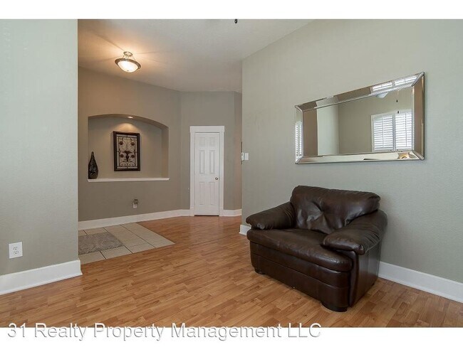 Building Photo - 4 br, 2 bath House - 900 Piedmont Dr