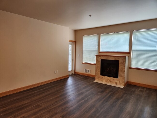 Building Photo - 263 W Bakerview Rd