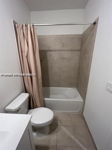 Foto del edificio - 327 NE 208th Terrace