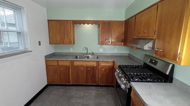 Foto del edificio - 5100 Glenwood Ave
