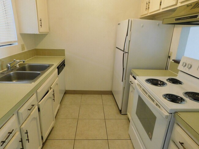 Foto del edificio - Cozy 2 Bedroom with Private Balcony