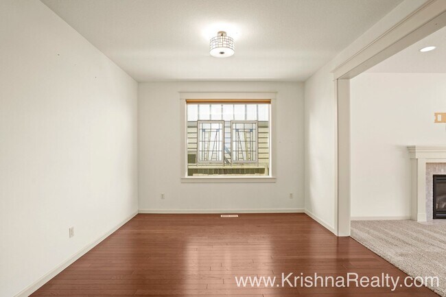 Foto del edificio - Stunning 4 BD* 2.5 BA* Single Family Home ...