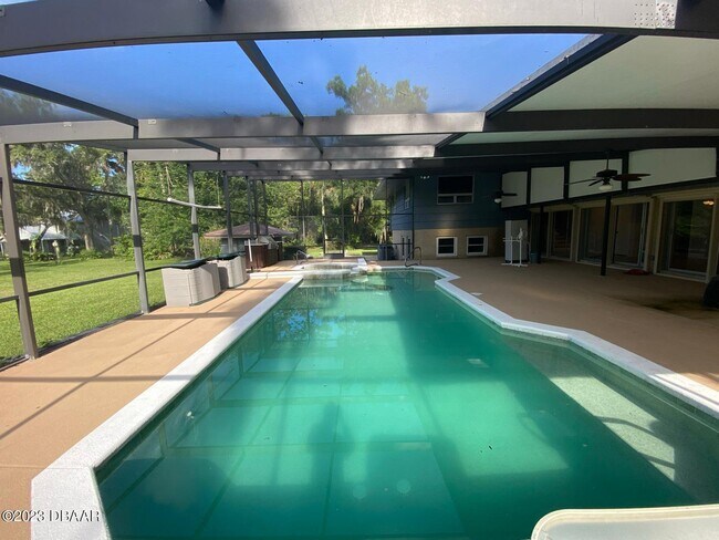 Foto del edificio - 1 Arrowhead Dr