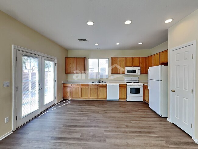 Building Photo - 6345 Hamilton Grove Ave